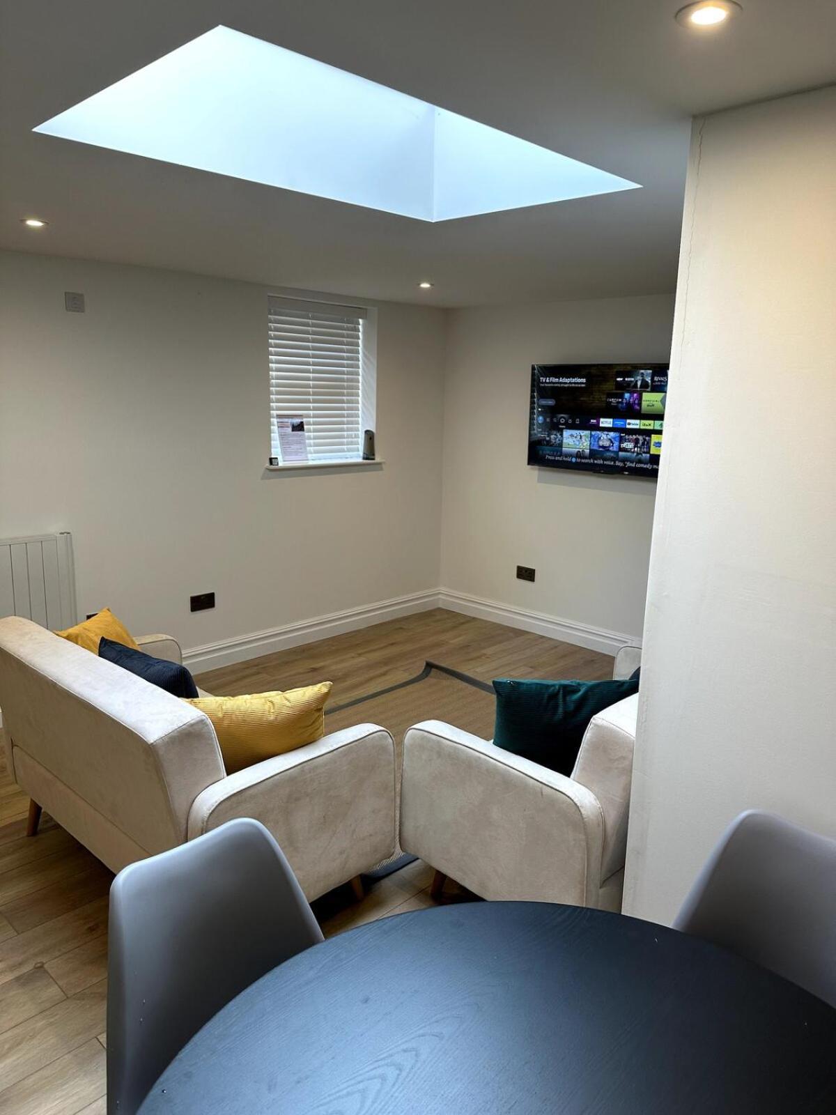 Modern 2-bed Flat In Euston * Londra